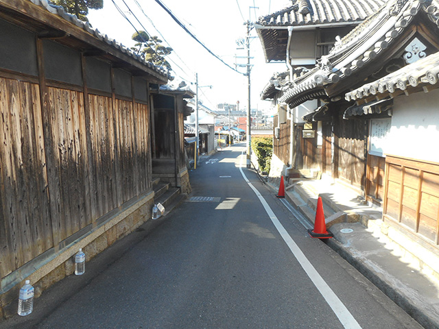 家原寺跡南側を通る街道